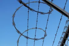 Single coil razor wire